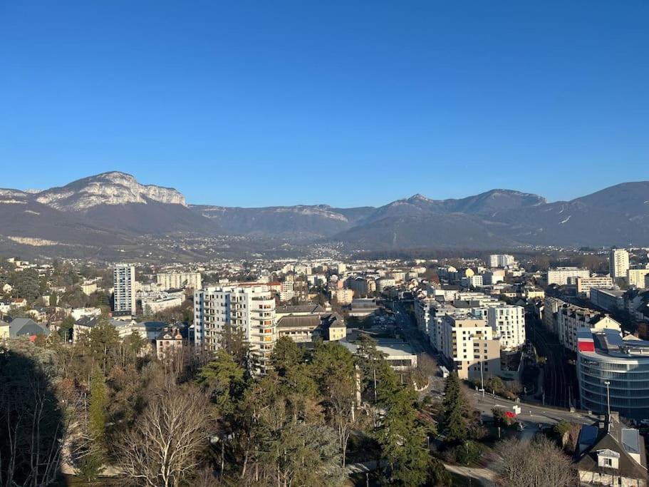 T2 Centre Ville Avec Vue Imprenable Chambéry Extérieur photo